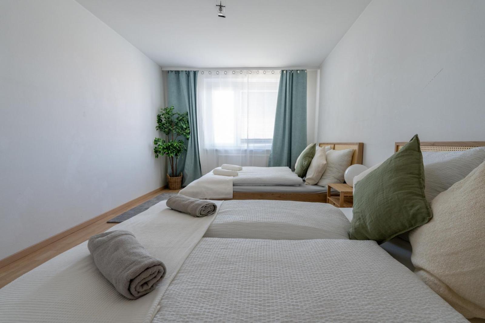 Two Bedrooms - 85 Squaremeters - 4 Min To U6 Dresdner Str ウィーン エクステリア 写真
