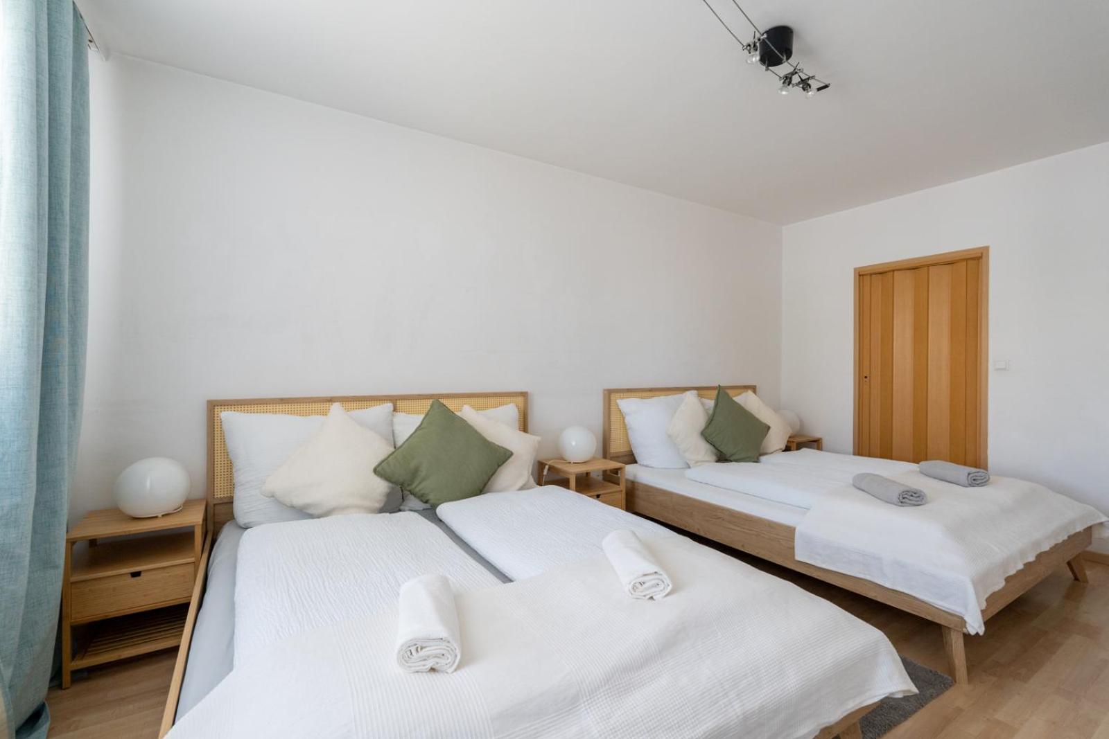 Two Bedrooms - 85 Squaremeters - 4 Min To U6 Dresdner Str ウィーン エクステリア 写真