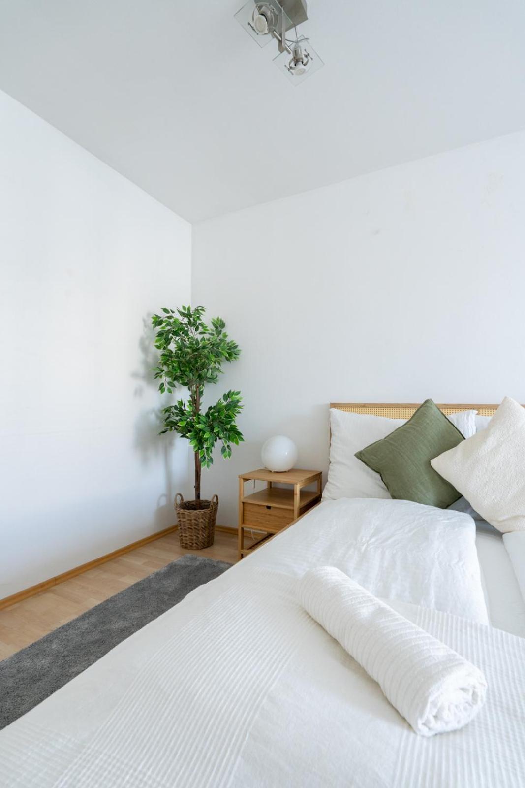 Two Bedrooms - 85 Squaremeters - 4 Min To U6 Dresdner Str ウィーン エクステリア 写真