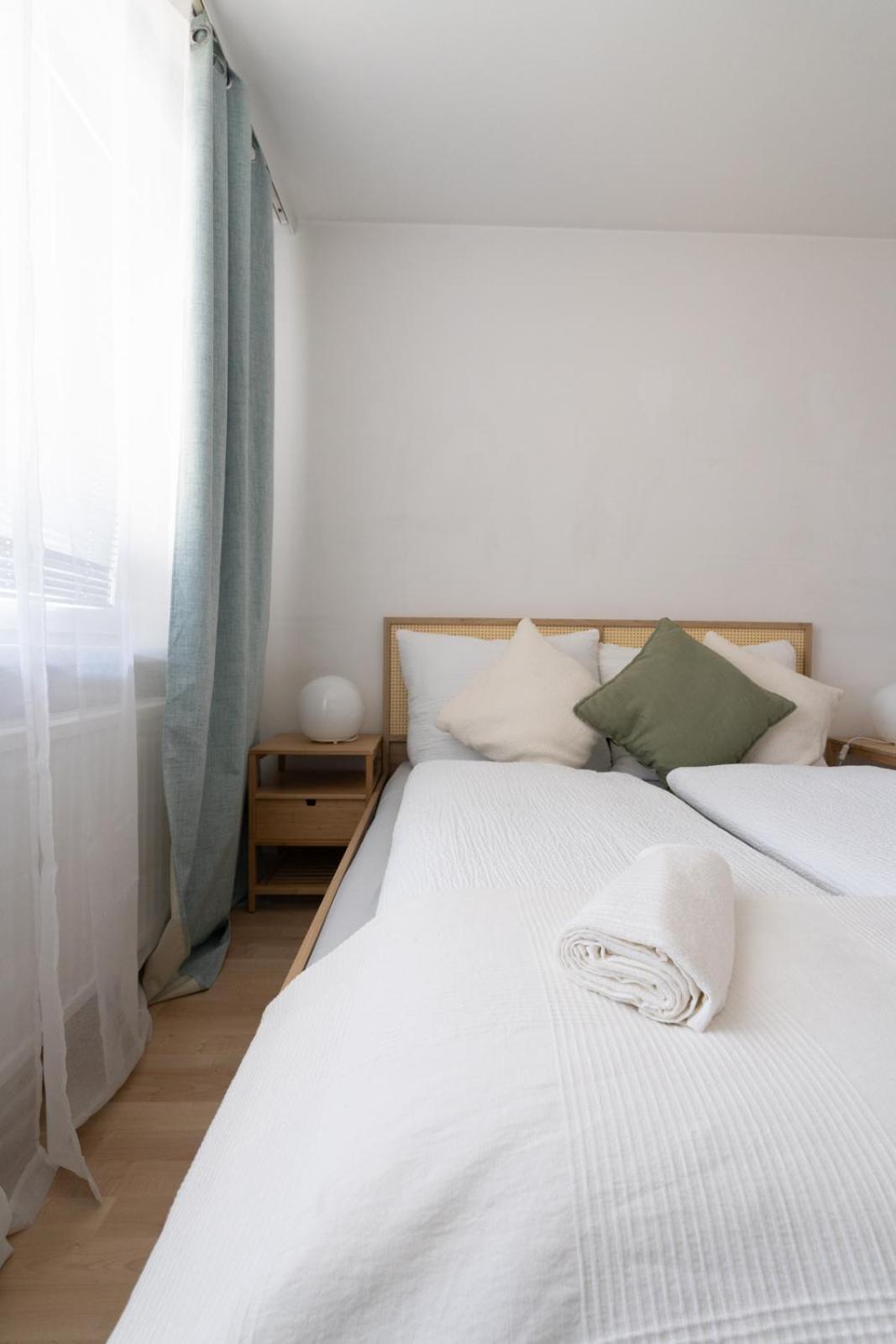Two Bedrooms - 85 Squaremeters - 4 Min To U6 Dresdner Str ウィーン エクステリア 写真